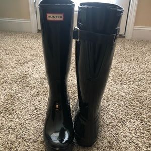 HUNTER Boots with adjustable calf buckle